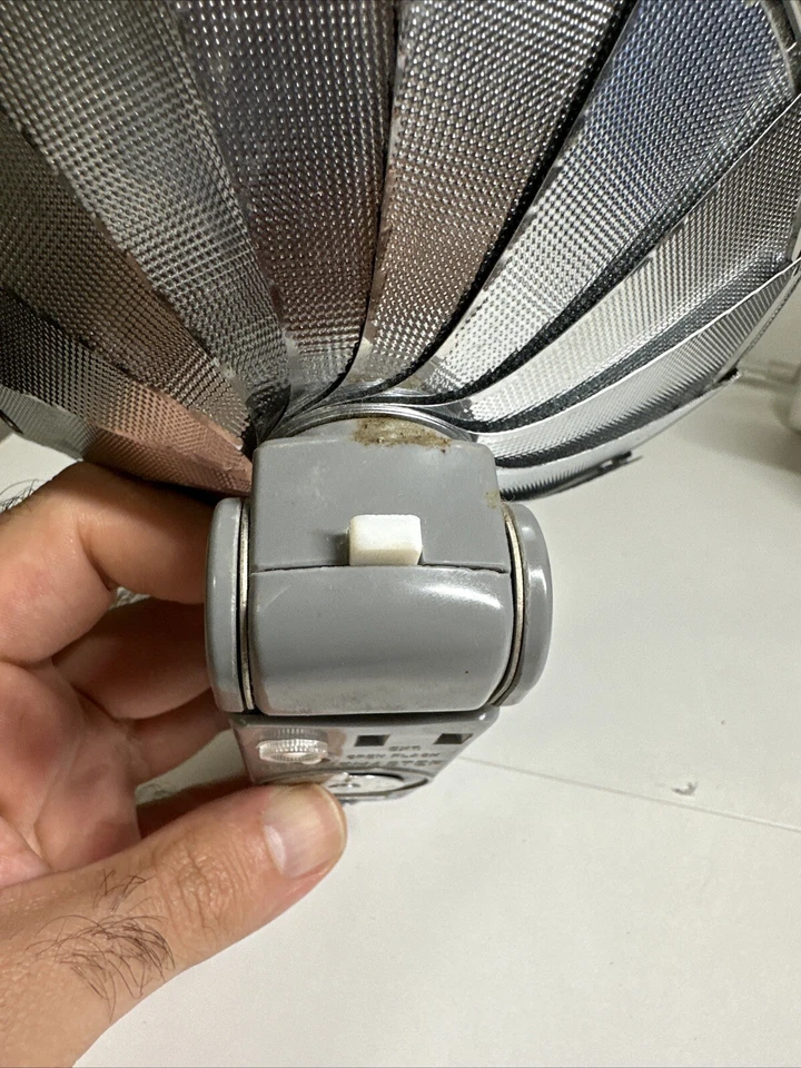 Vintage PROMASTER BOUNCEMASTER Collapsible Folding Pocket Flash Untested - Image 4 of 4