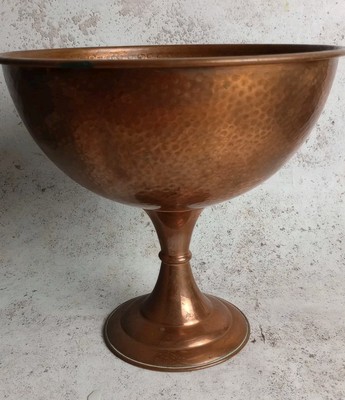 Antike handgefertigte gehämmerte Kupfer Sockel Schale Jardiniere 21,5x20cm 426g Patina