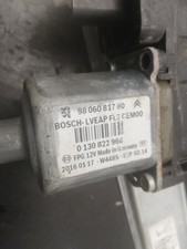 Lève vitre Peugeot 208