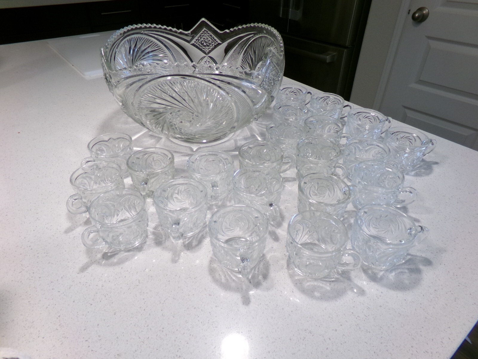 SMITH GLASS AZTEC PUNCH BOWL WITH 22 CUPS