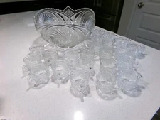 SMITH GLASS AZTEC PUNCH BOWL WITH 22 CUPS