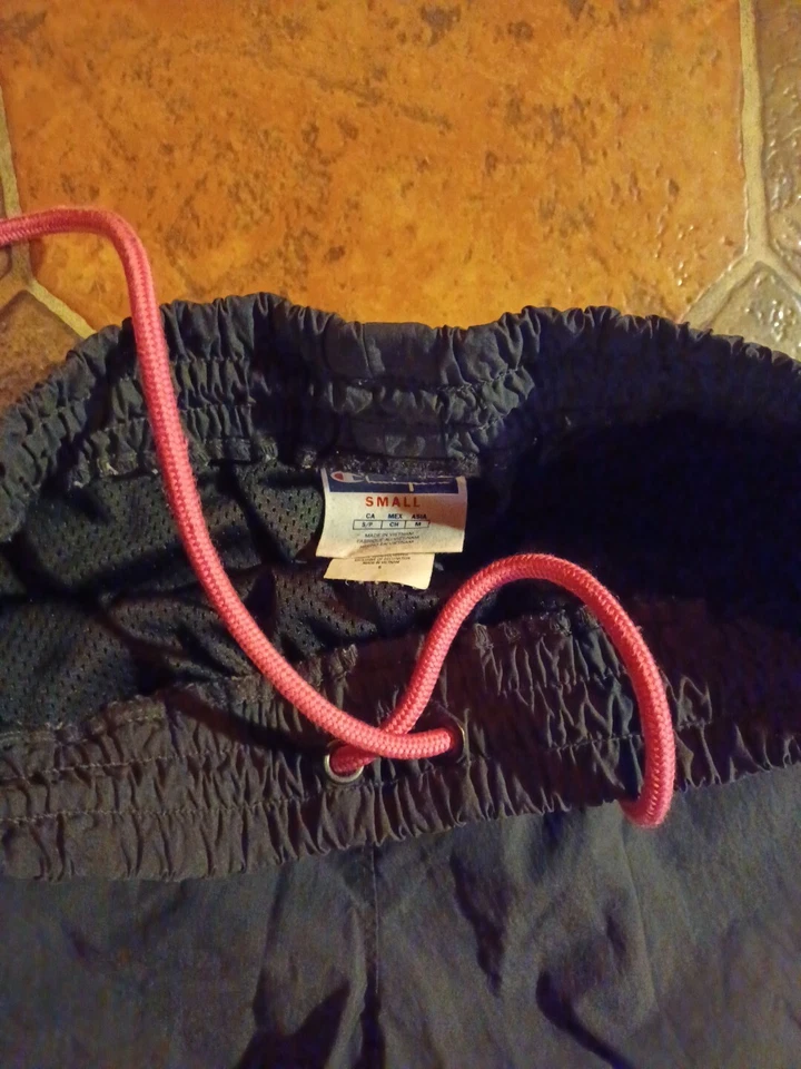 Traje de baño Champion para hombre pequeño gris nuevo con etiquetas diseño de logotipo Foto 3 de 3