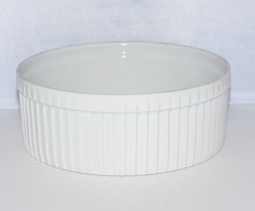 Pillivuyt France 712 Classic White Pleated Large Soufflé Dish, 7"