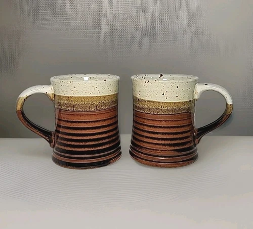 2 Vtg Speckled Earthy Studio Art Pottery Coffee Cup /Mug Ribbed Stoneware Pair