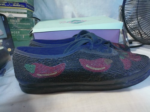 Vintage Beadz Damen Designer perlenschwarz mit rot Chile Paprika Sneakers Tennis 10 - Bild 2 von 5