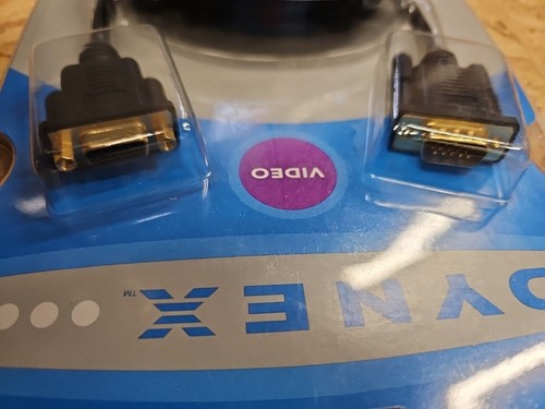 Dynex VGA PC Monitor Extension Cable - 10 ft (3.0 M) Video - Picture 8 of 8