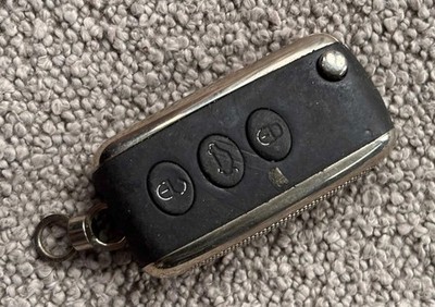 GENUINE BENTLEY 3 BUTTON REMOTE FLIP CAR KEY FOB - TRACKED DELIVERY