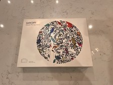 Wacom Intuos Pro Medium Graphics Tablet PTH-660 Paper Edition 