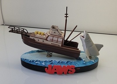 Factory Entertainment Jaws Orca Attack Premium Motion Statue Limited Edition