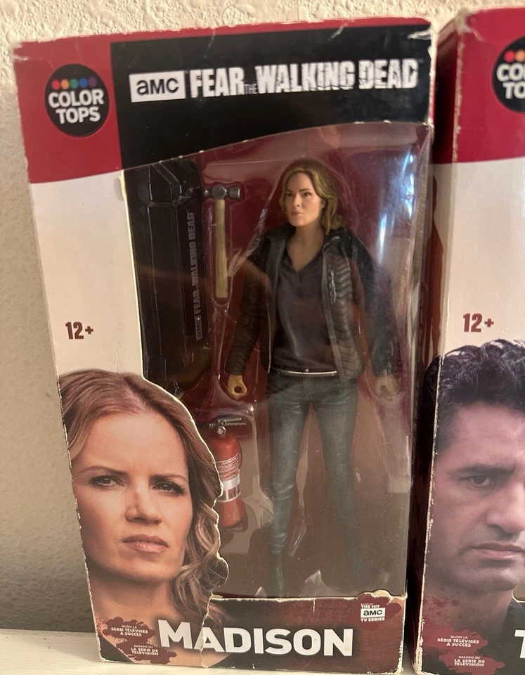 Juego de figuras de acción y cartas McFarlane Fear the Walking Dead Travis & Madison Foto 3 de 4