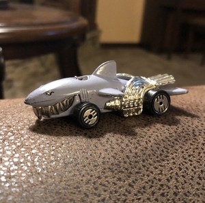 hot wheels sharkruiser 1986