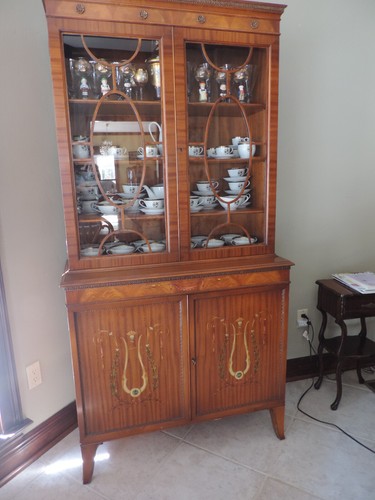 IRWIN Vintage 1940's Dinning Room Suite. China Cabinet, Buffet,Table & Chairs - Picture 5 of 12