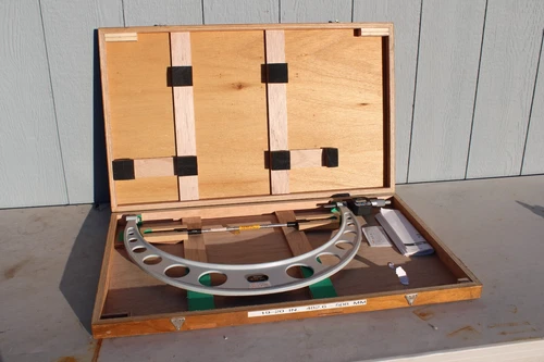 USED MITUTOYO 19-20" MICROMETER 293- 778 w/ Ratchet AND WOODEN CASE