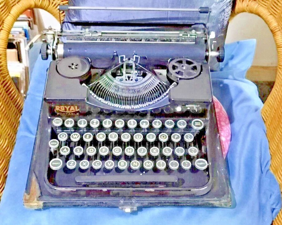 Royal Portable Typewriter. Model P. P80102. 1928? Working well. - Image 2 of 4