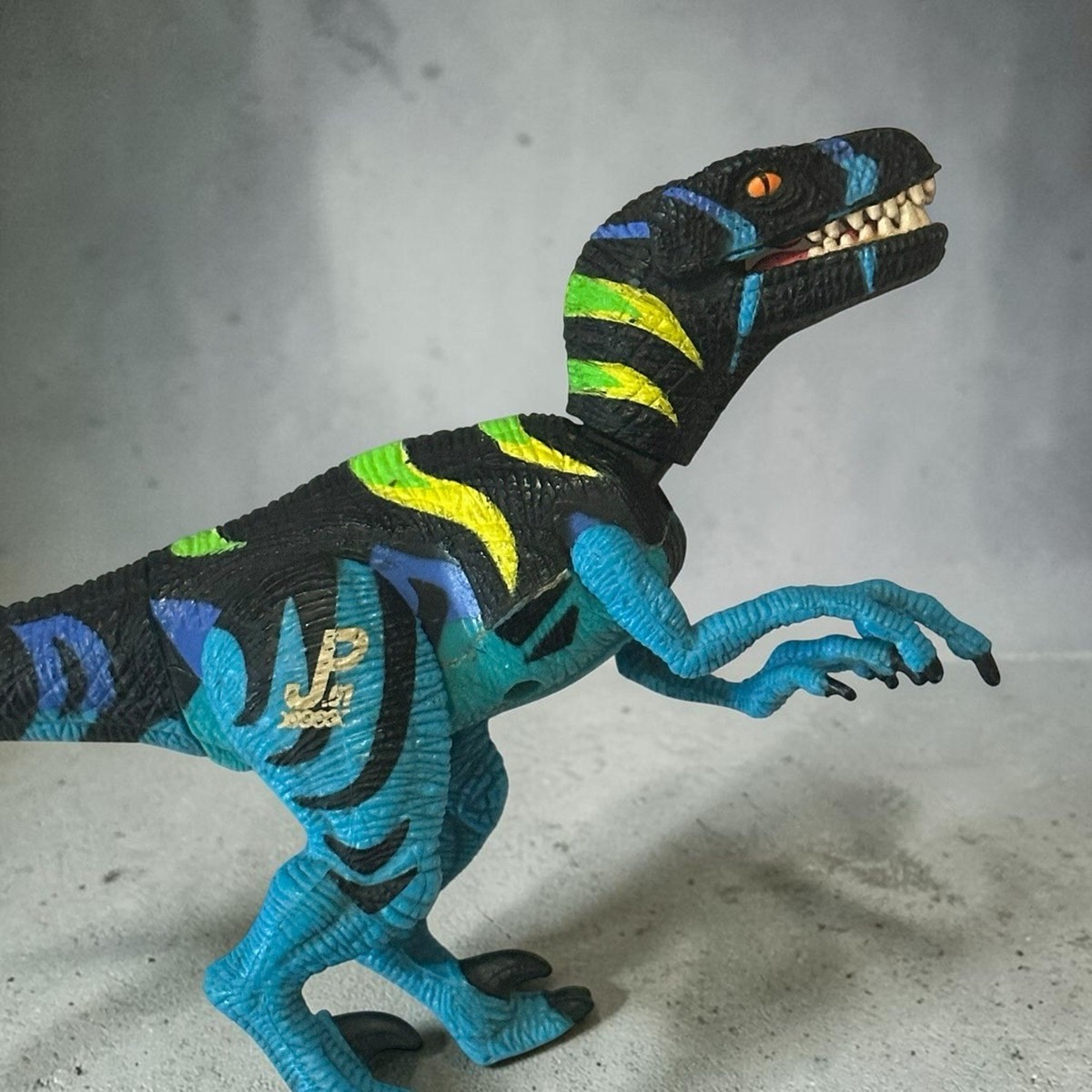 マスターピース　RAPTOR　No.02113　新品未使用 カーキ×ネイビー 1997 Kenner Jurassic Park Chaos Effect Raptor Alpha | eBay