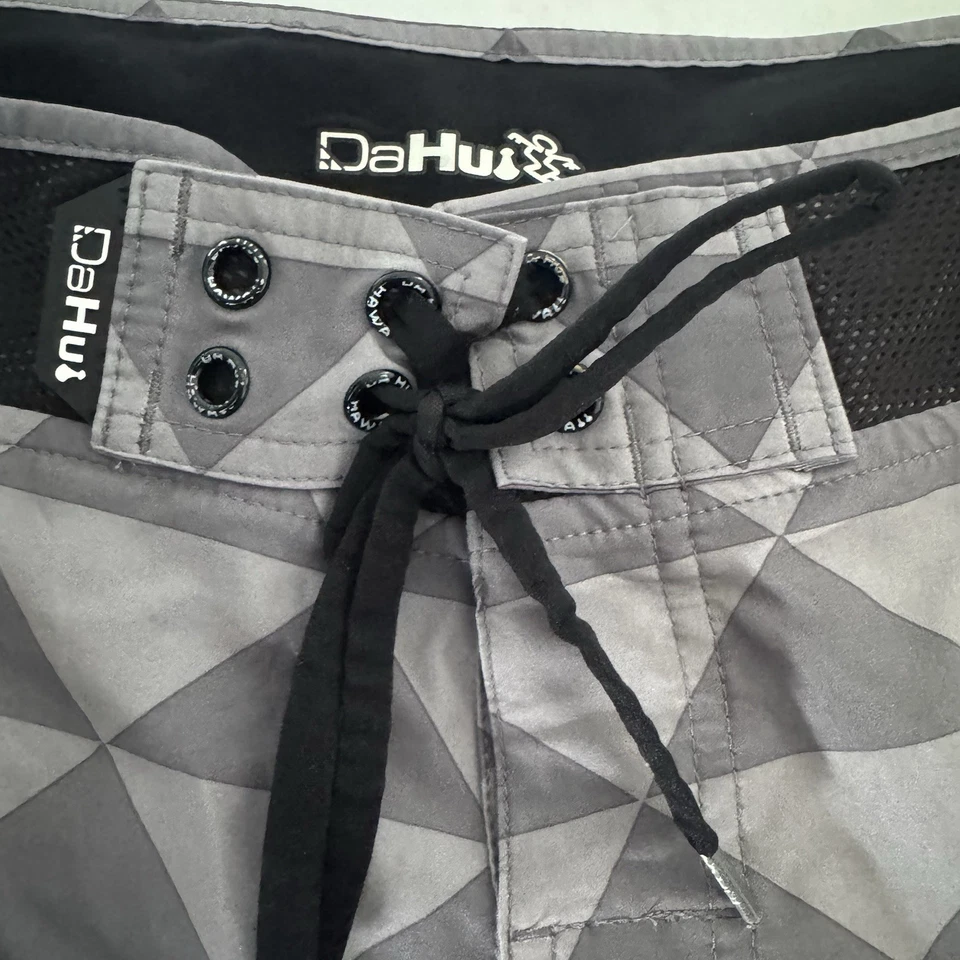 Pantalones Cortos de Tabla Da Hui Para Hombres Gris Negro Talla 32 Usados Surf Hawaii Tribal Hawaiano Foto 4 de 4
