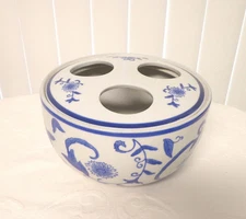 Blue White Potpourri Vase, Asian Blue White Porcelain Lidded Potpourri Pot Round