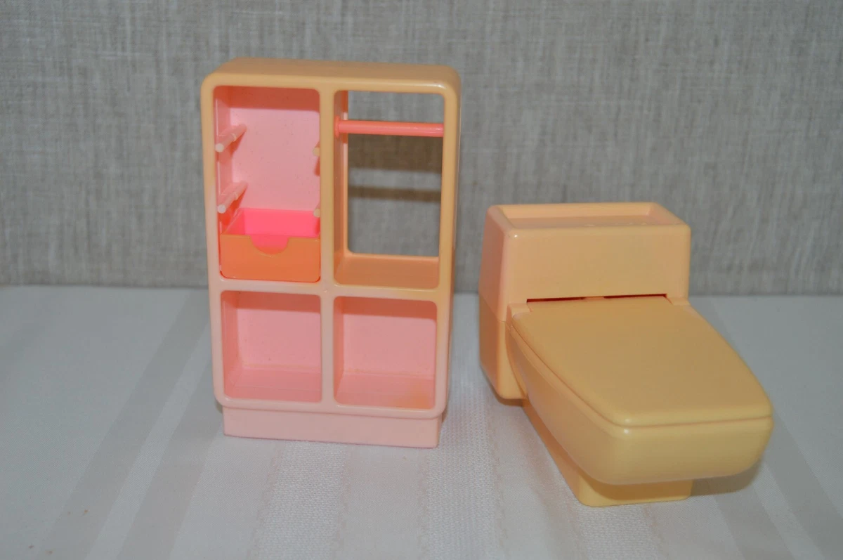 Vintage Barbie Dream House 1979 Bathroom Modern Style Toilet and Shelves