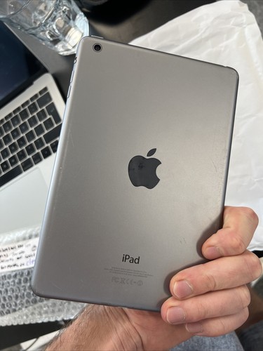 Apple iPad Mini 1st Gen 16GB Space Grey - Fully Wiped. Cracked - Picture 6 of 6