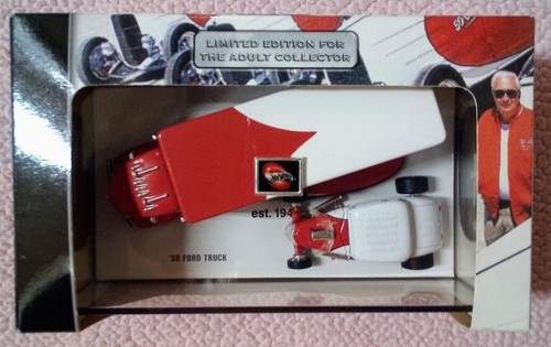 100% Hot Wheels SO-CAL Speed Shop '34 5 Window & '38 Ford Truck & '32 Ford Sedan - Picture 4 of 9