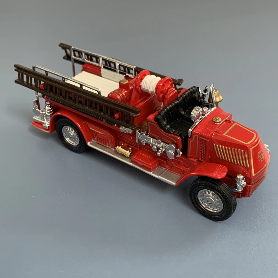 1920 Mack AC Fire Engine YFE-01 Matchbox Collectibles Models of Yesteryear 1:60 - Image 3 of 4