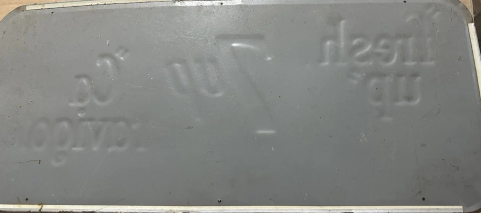 Fresh Up With 7Up Ça Ravigote 60’s Canadian Soda Pop Metal Sign 29.5x12.25 ». - Image 4 of 4