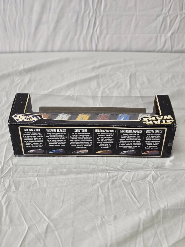 Coleção Star Wars Disney Exclusive Starspeeder 1000 Spaceliner - Imagem 4 de 4