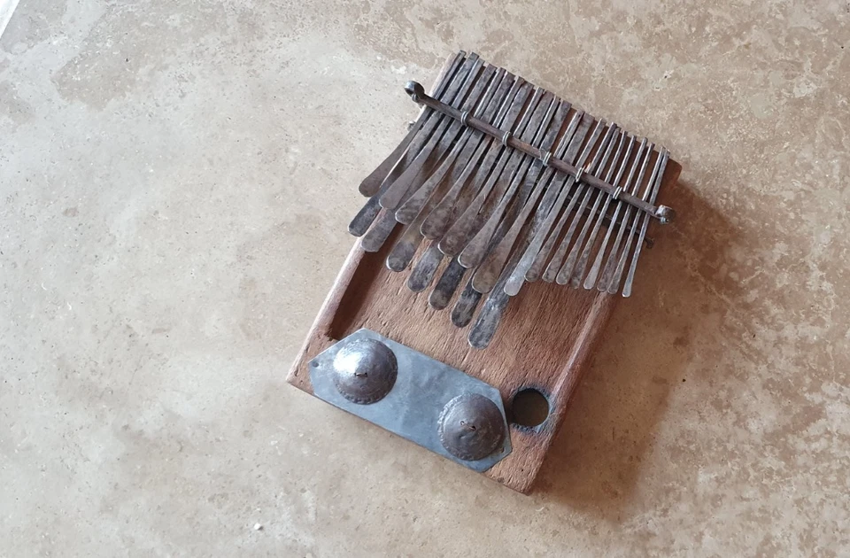 INSTRUMENTO MUSICAL MBIRA KALIMBA Foto 2 de 4