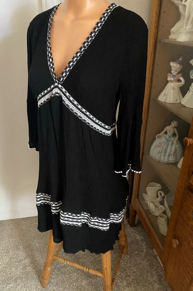VESTIDO INC BOHEMIO NEGRO GAUZY RAYÓN CON ENCAJE FORRADO TALLA M Foto 3 de 4