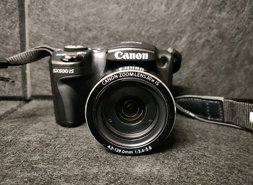 Canon PowerShot SX500 Is 16MP Digital Camera with 30x Optical Zoom 3 Batteries - Picture 7 of 17