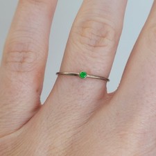 925 Sterling Silver Ring w Bezel-Set Green Peridot August Birthstone Size 5.75