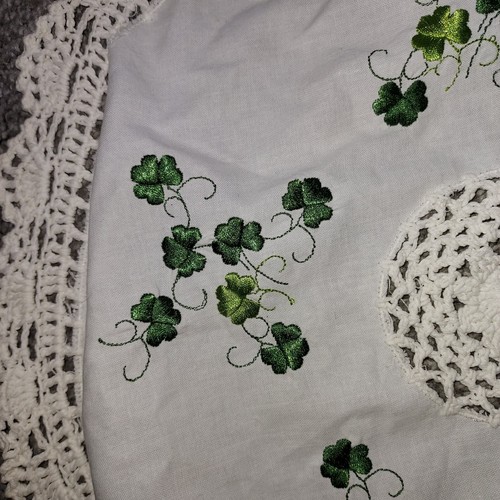 Vintage Clover Doily 15in. Diameter - Picture 8 of 14