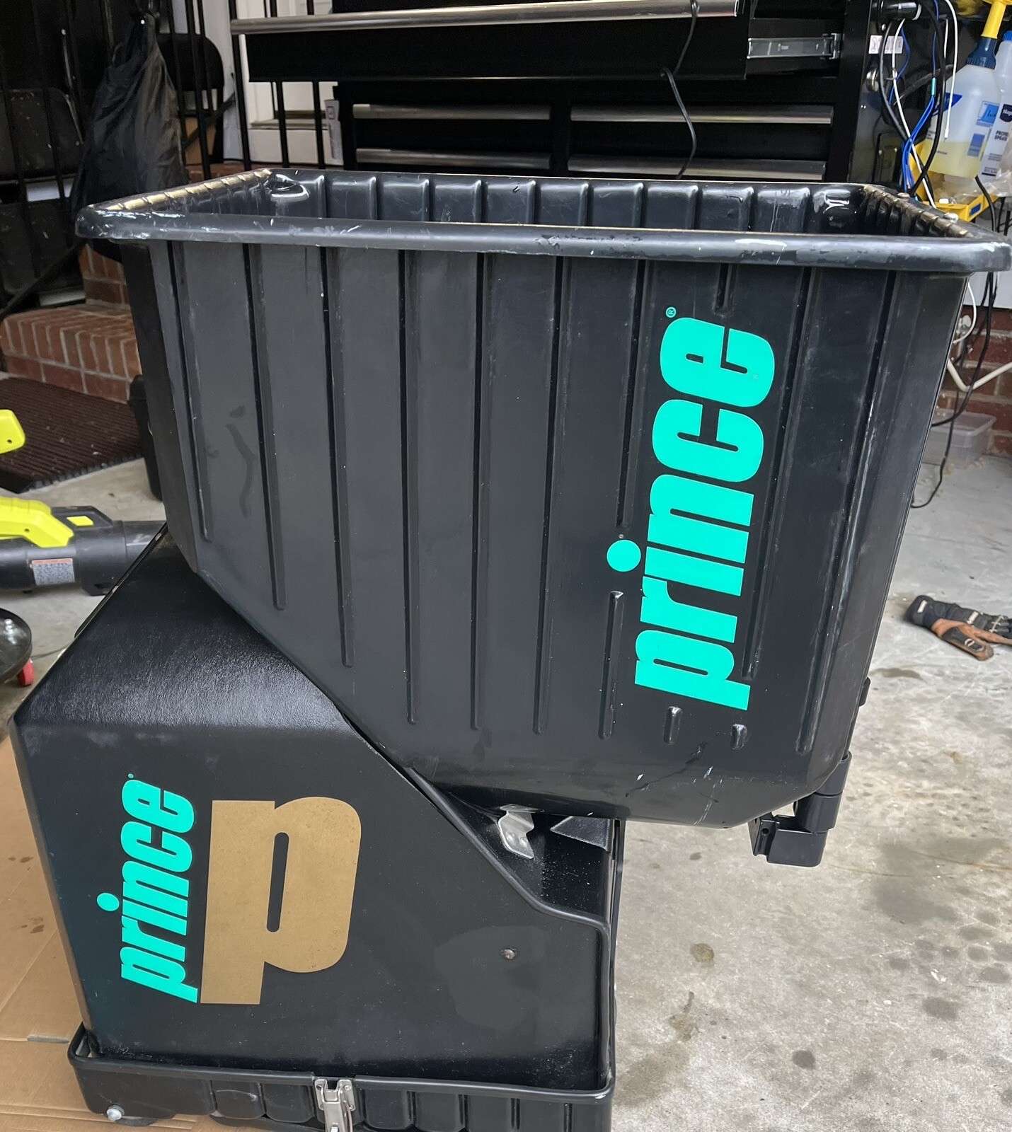 TENNIS PRINCE PORTABLE BALL MACHINE NICE BUT NEEDS REPAIR? NR! READ