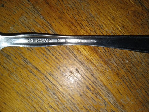 ONEIDACRAFT DELUXE STAINLESS SHASTA SERVING SPOON - Picture 5 of 6