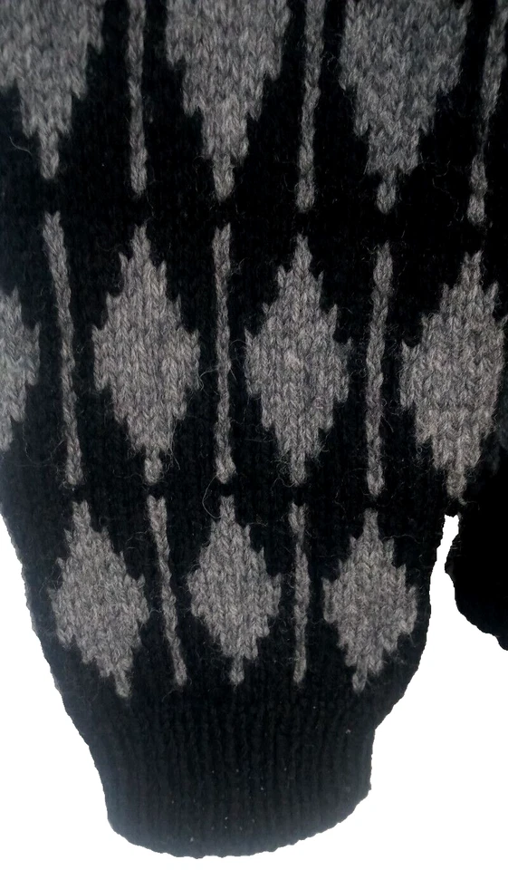 Cárdigan Suéter Para Hombre Vintage Hecho a Mano S M Manga Larga Negro Gris Diamante Foto 4 de 4