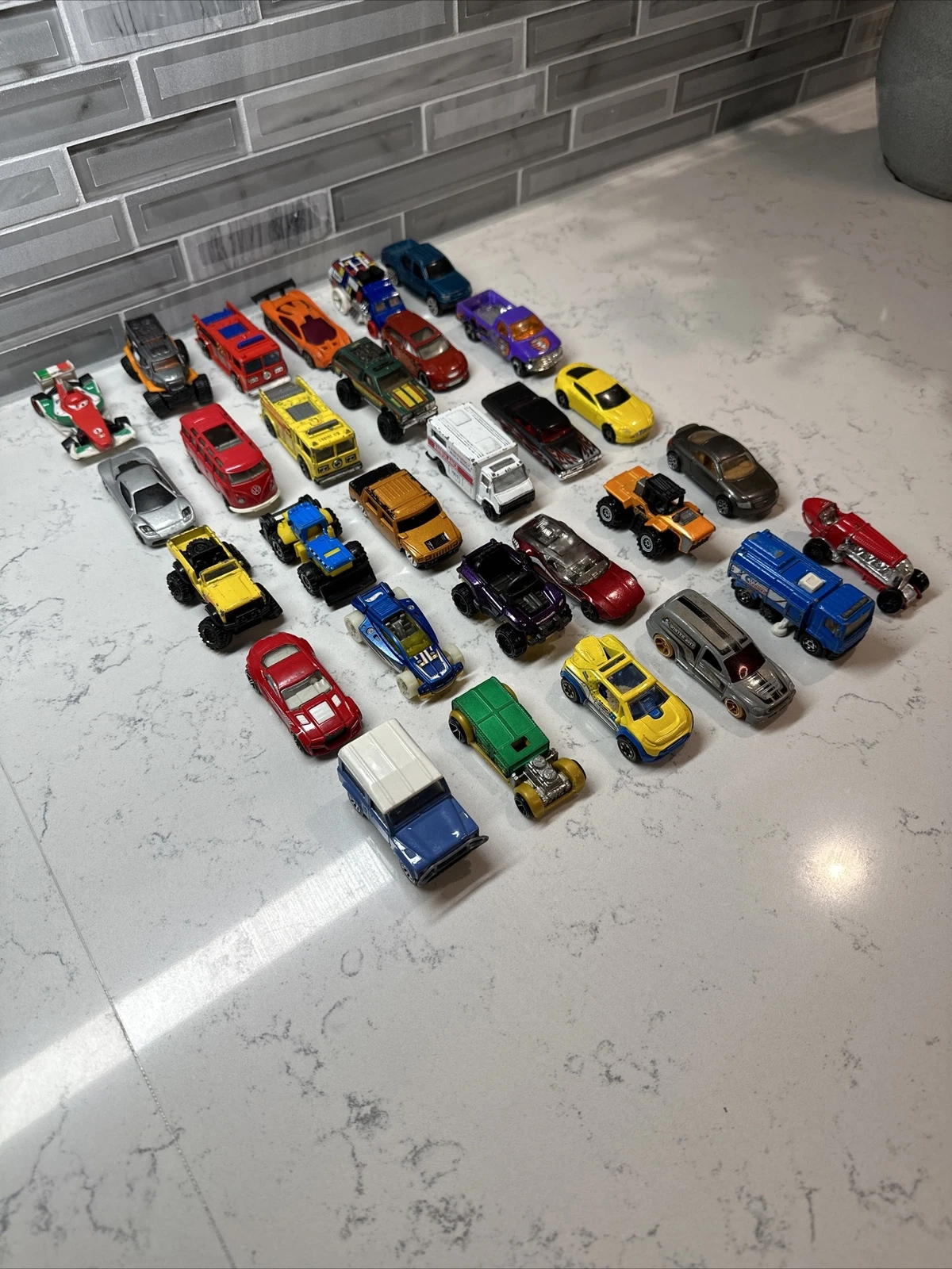hot-wheels vários carros caminhões lote de 30 envio grátis 