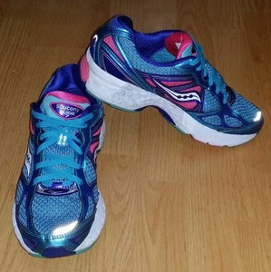 SAUCONY Guide 7 Running Cross Training 
