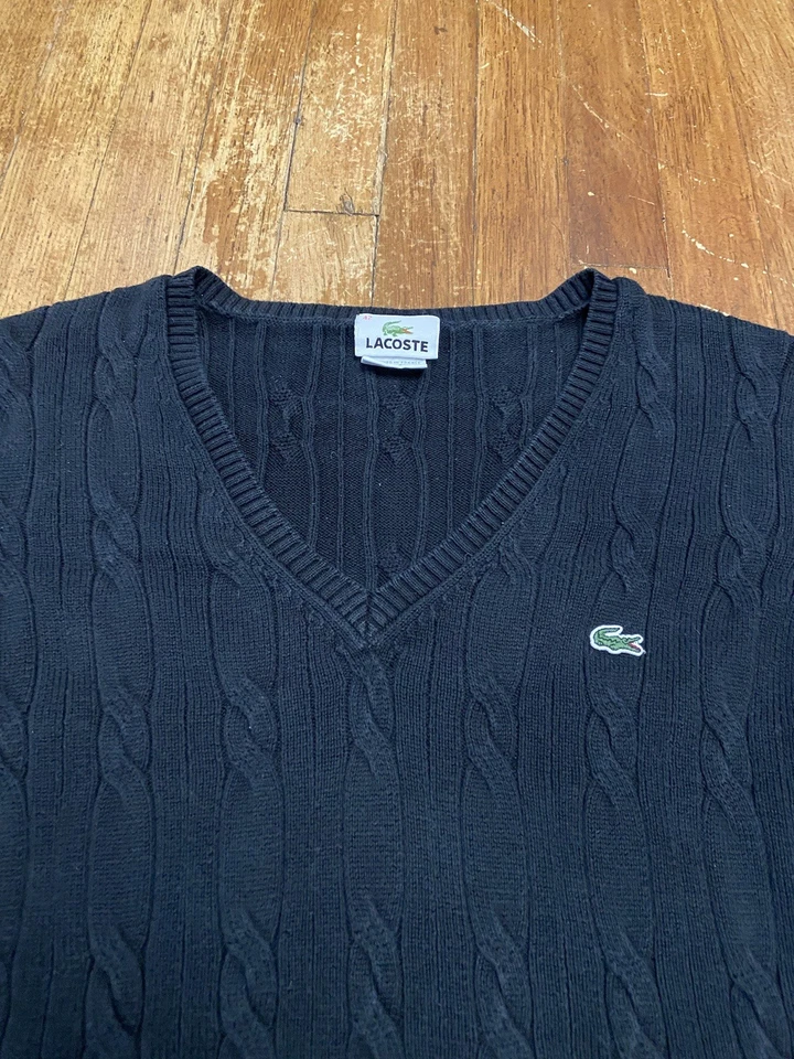 Suéter vintage de punto acanalado negro Lacoste bordado cuello en V para mujer talla 42” Foto 3 de 4