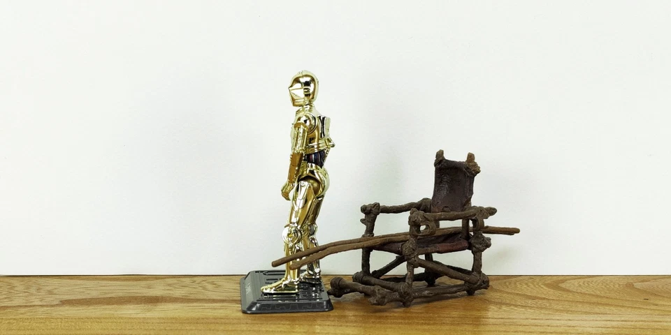 Star Wars C-3PO (With Ewok Throne) Hasbro (SAGA-042) 3.75" 2006 - Image 4 of 4