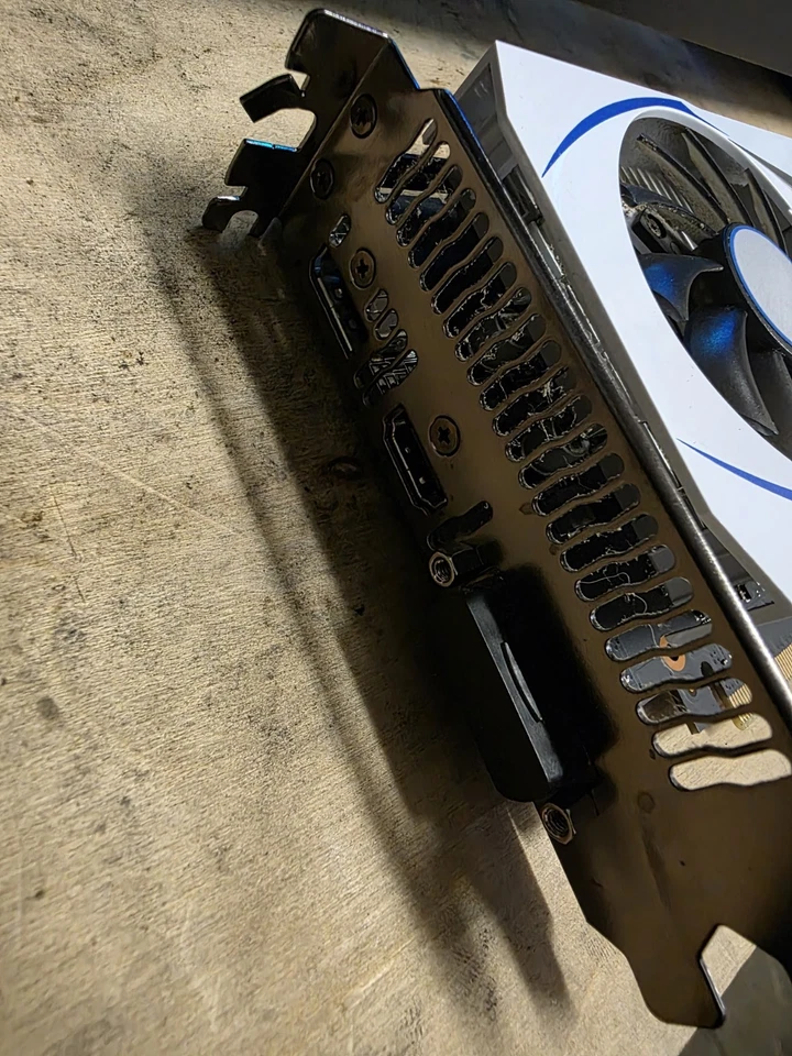 Tarjeta de video gráfica ASUS NVIDIA GeForce Dual GTX1050Ti 4 GB GDDR5 DP DVI HDMI Foto 3 de 3