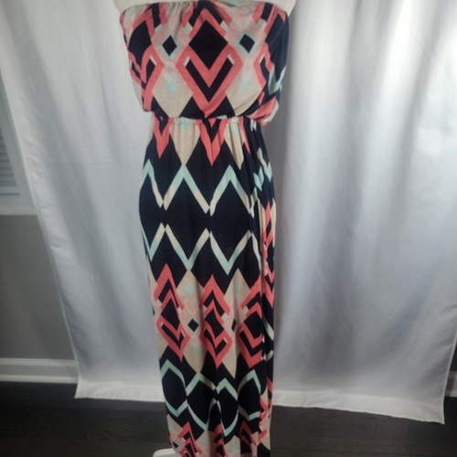 Strapless geometric print dress for beach, summer, and vacation wear - Picture 2 of 10