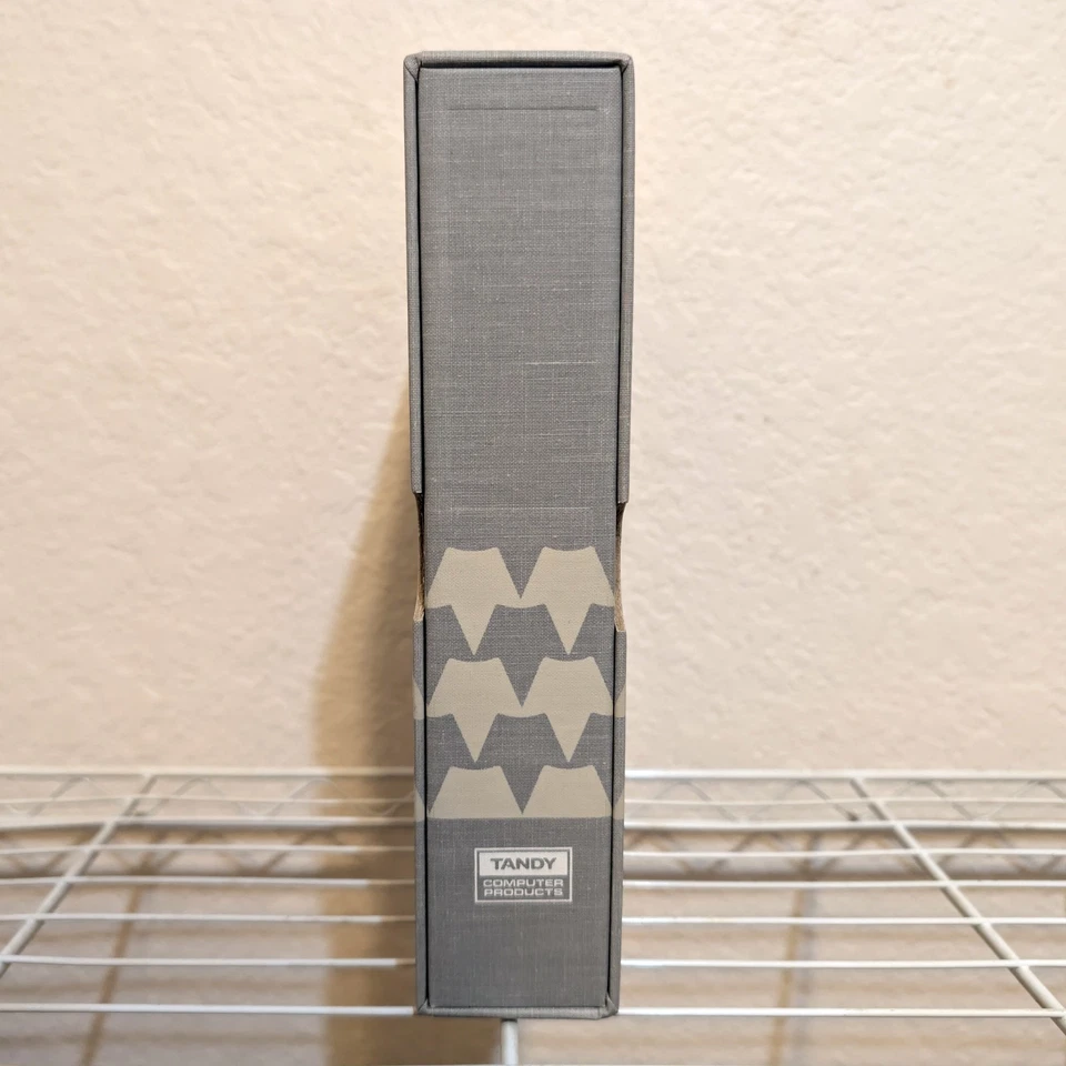 Tandy Radio Shack Software/Reference Manual Binder & Case - Image 2 of 4