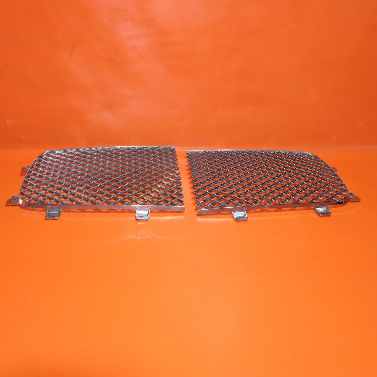 Bentley Flying Spur S 2015-2019 Right Bumper grille P/N 4W0853684