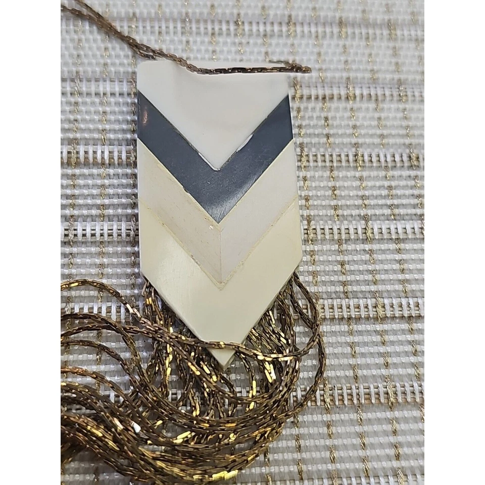 COLLAR COLGANTE DE CUERNO Y HUESO MULTITONO DISEÑO CHEVRON CAPAS ESLABÓN DE CADENA DE LATÓN Foto 4 de 4