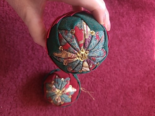 VTG Lot 2 Beaded Handmade Push Pin Christmas Ornaments Unique Ribbon Oragami MCM - Picture 6 of 11