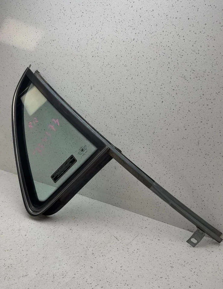 1992-1998 Pontiac PONTIAC GRAND AM Right Rear Vent Glass/window Foto 3 de 4