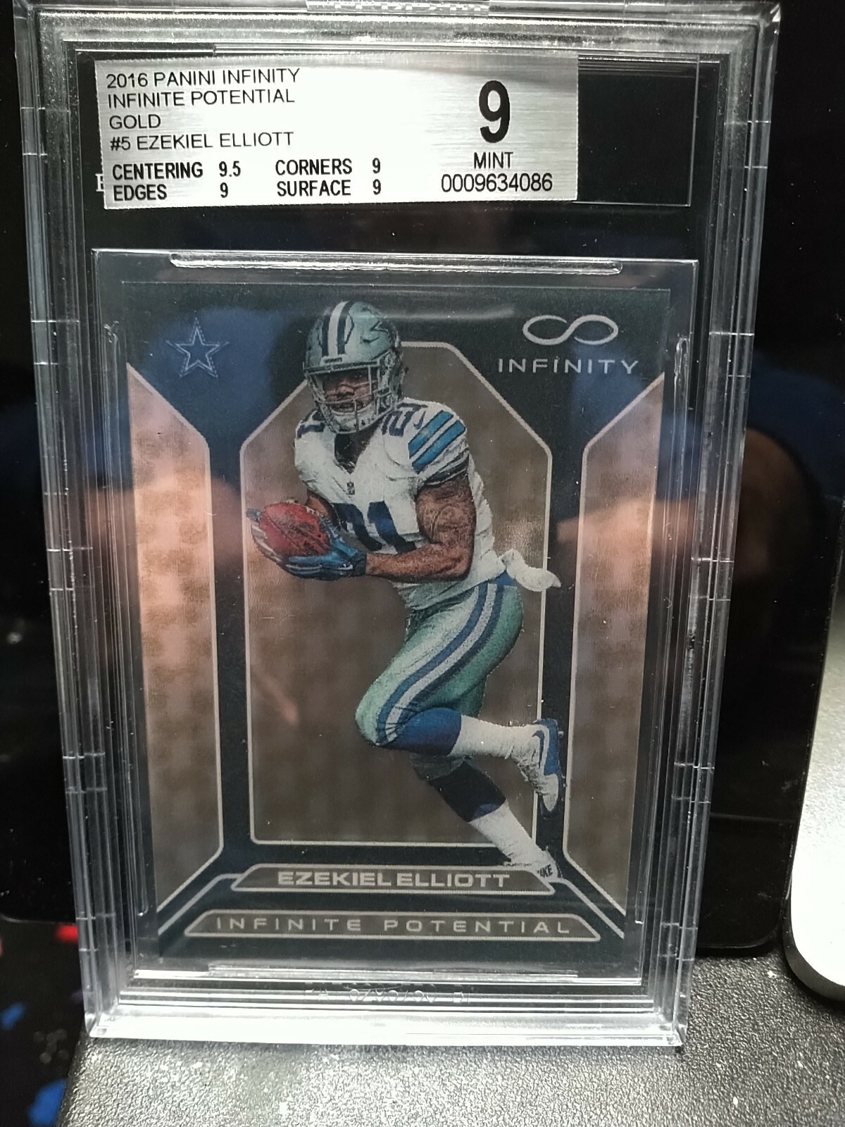 Ezekiel Elliott Panini Infinity Infinite Potential #IPEE Base