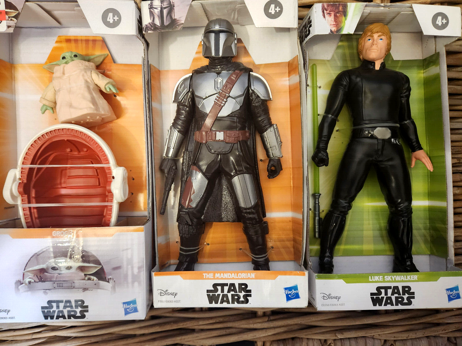 STAR WARS Luke, Mandalorian (9.5-inch) & Grogu + Ashoka (6