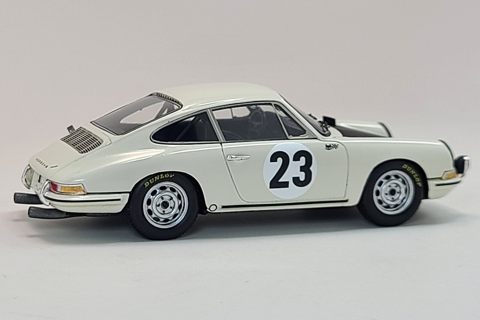 Spark Model 1 43Scale Porsche 911S 1967 Spa 24 Hours Winner White