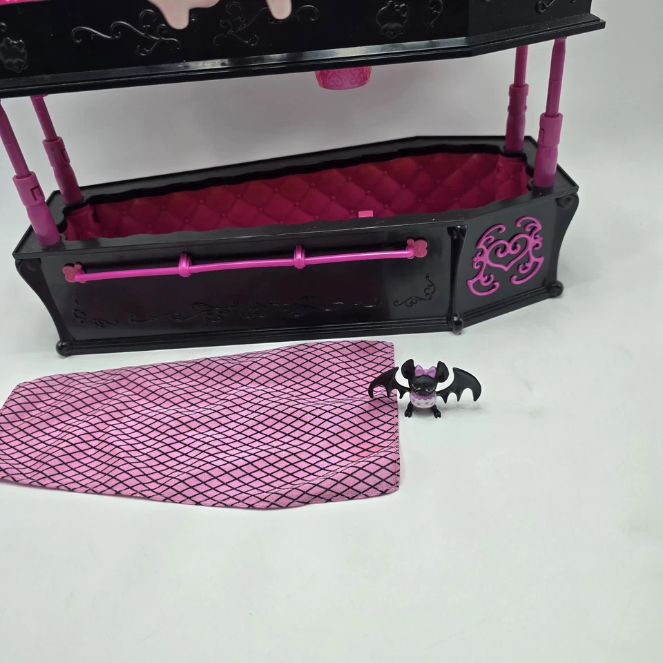 Joyero Monster High Dead Tired Draculaura y ataúd casi completo Mattel Foto 3 de 4
